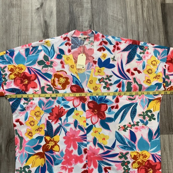 JODIFL Vibrant Pink Floral V-Neck Short Sleeve Oversized Flowy Top - SMALL - NWT - Picture 4 of 10